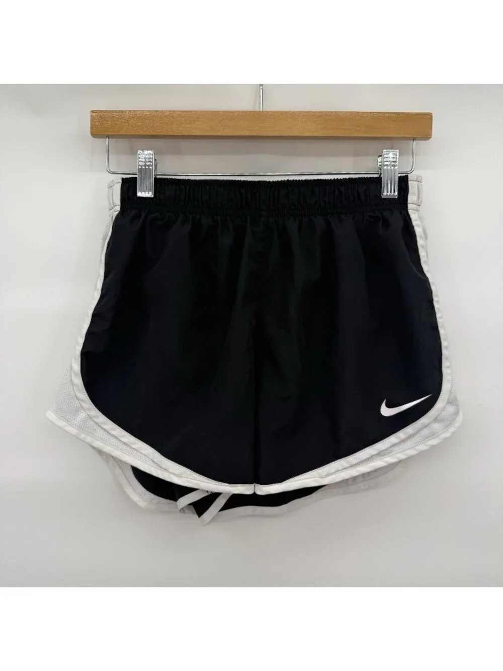 Nike Dri-Fit Athletic Shorts Women's Black/White Lined Mesh Side Running Size L